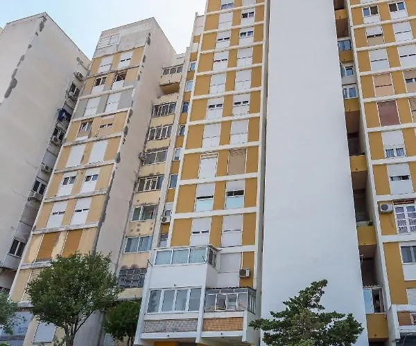 Apartments With Wifi Split - 13957