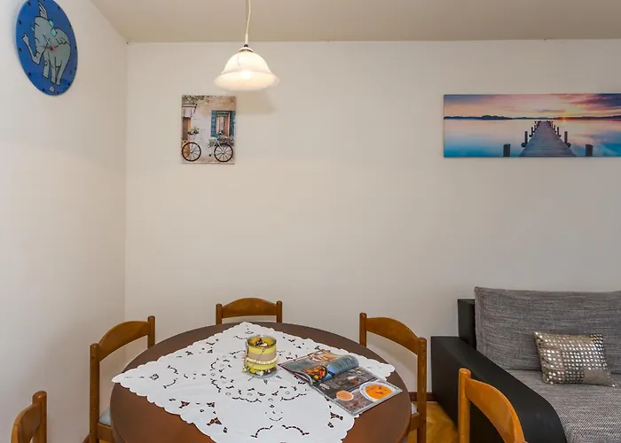 Apartments With Wifi Split - 13957